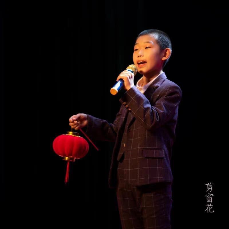 刘泽举（游山恋小男孩）