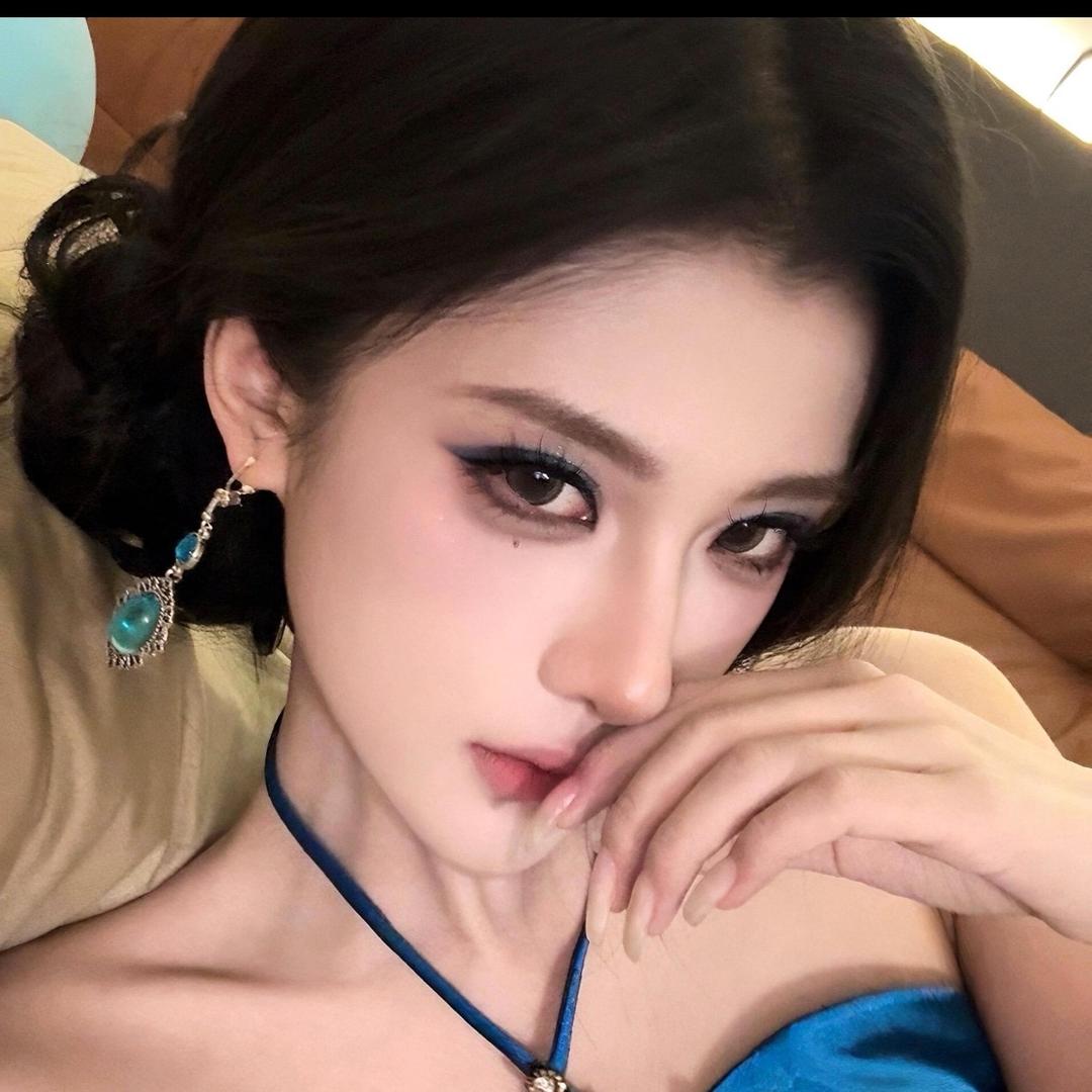 克死十任丈夫继承巨额遗产的纯情少妇