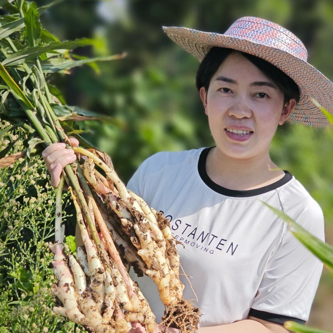 严寨村书记 欧敏🌻