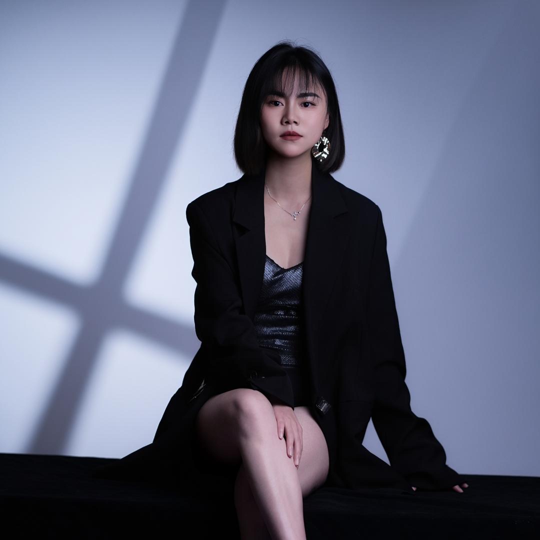 鹤庆一秀伊人肌秘 —— 原生秀发