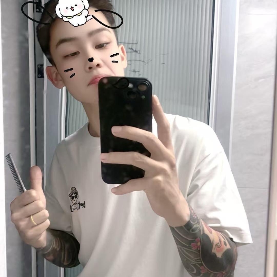 龙龙~