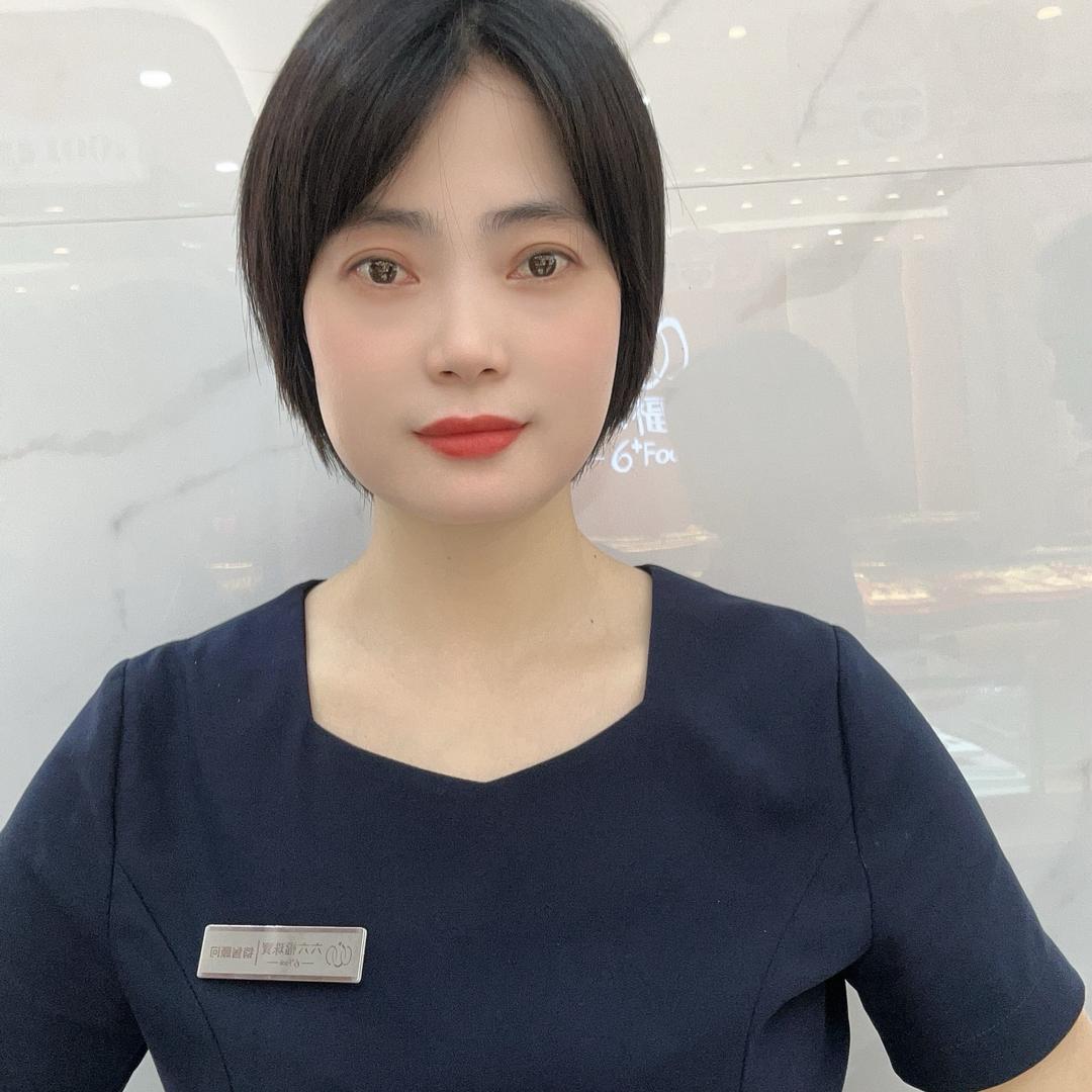 卖珠宝的童小姐