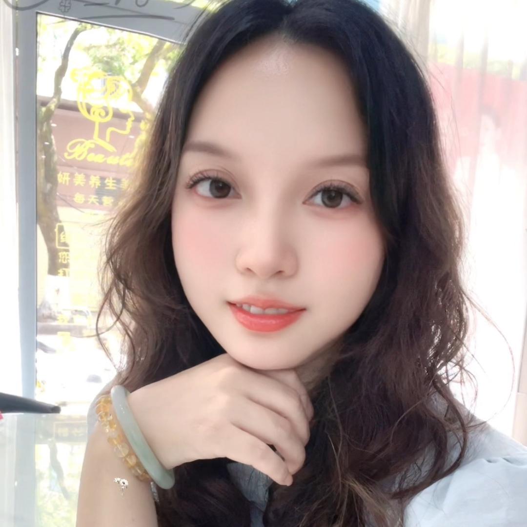 奉新解放路打造素颜肌的婷婷