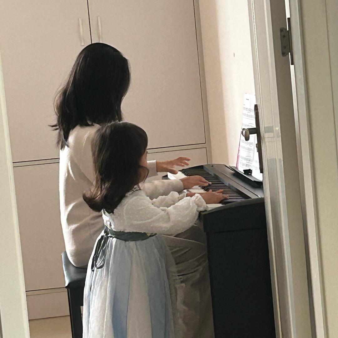 自然卷女孩