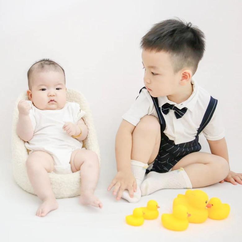 浠小逸潮童家族