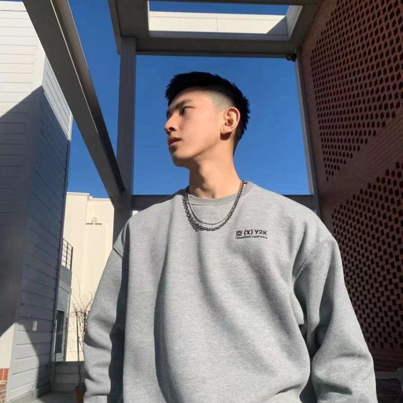 阿泽。