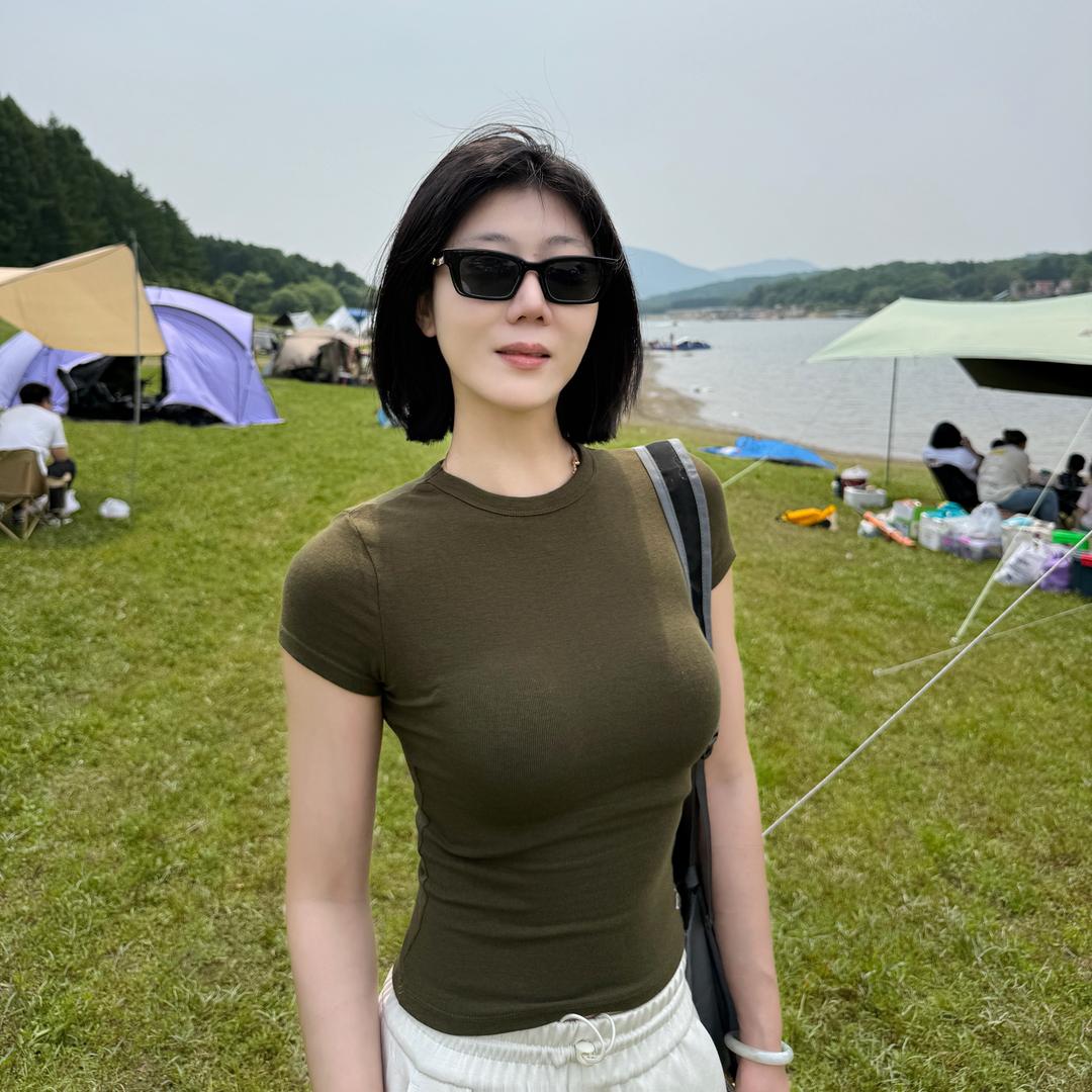 郭美琦.