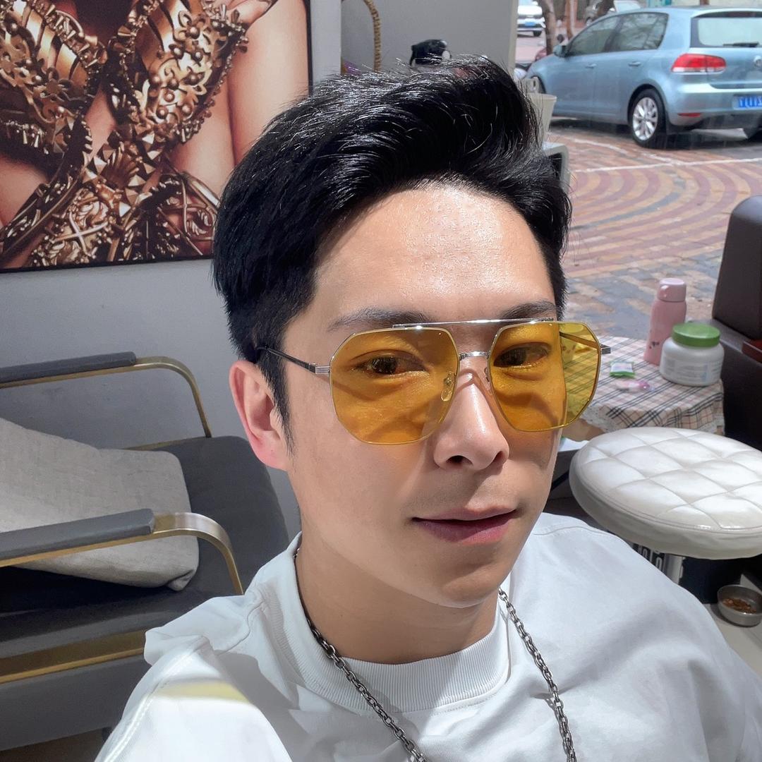 杨宇 造型
