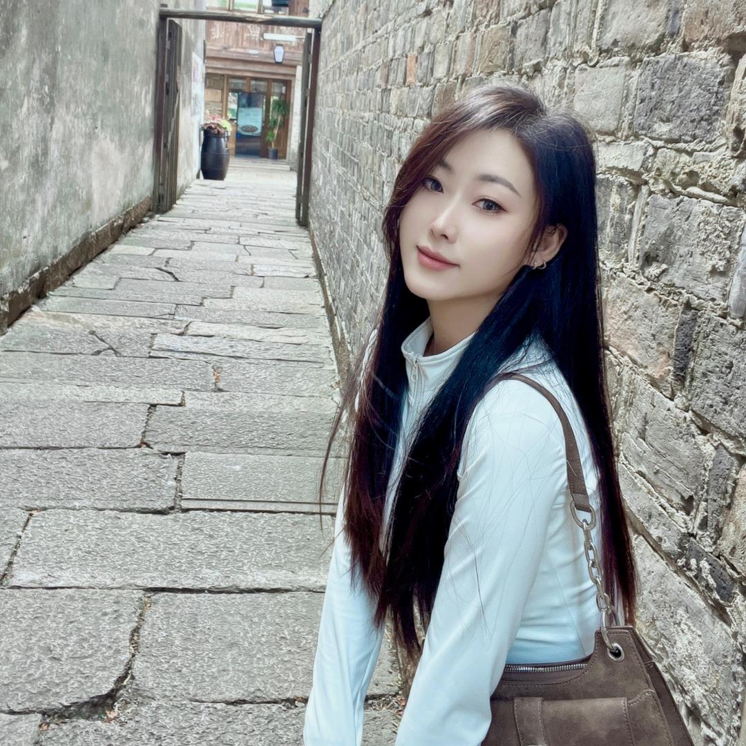 小简简讷