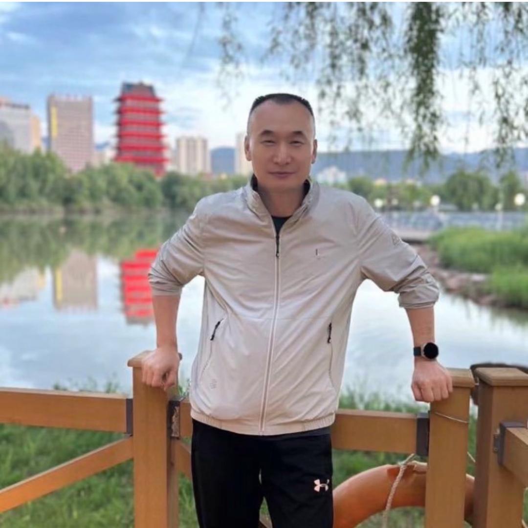 欧林灯饰，韩永宏