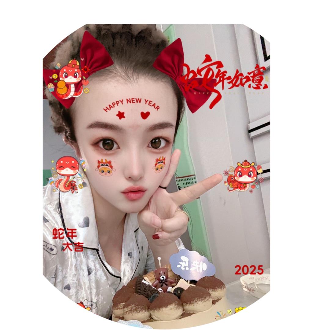 小张大口吃🍔🍟🍗🍚