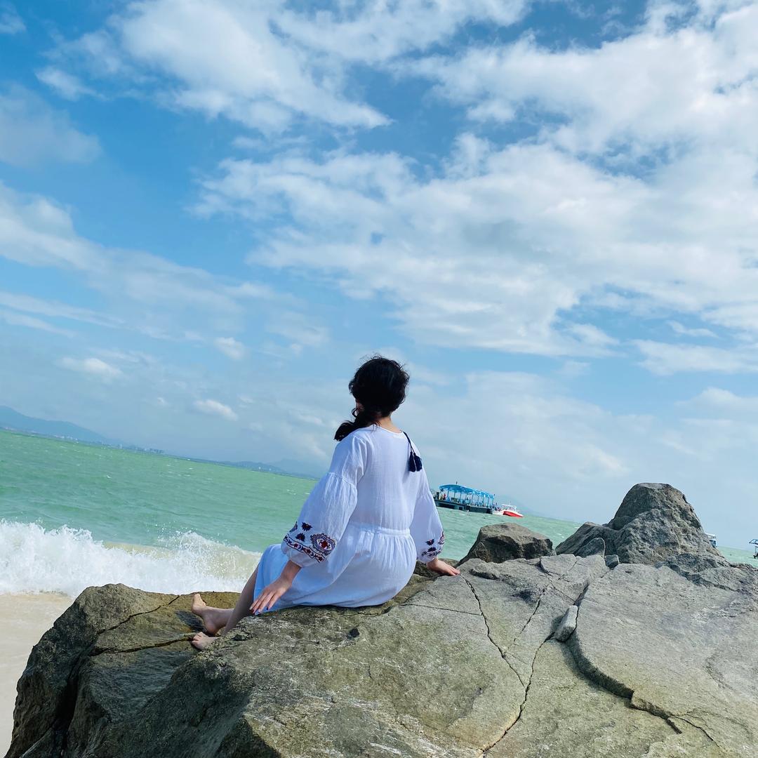 新安县半夏女装