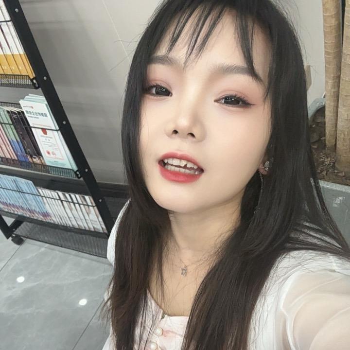 一只爆爆熊🐻