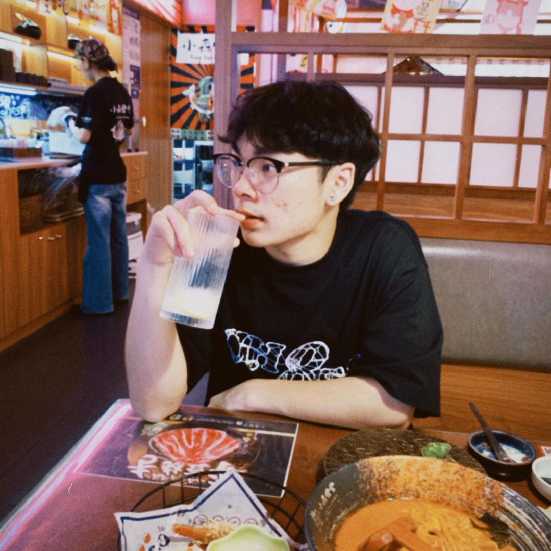 李卷卷