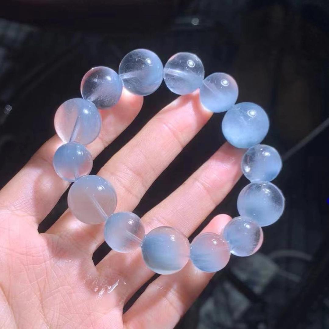 风吃掉月亮水晶店