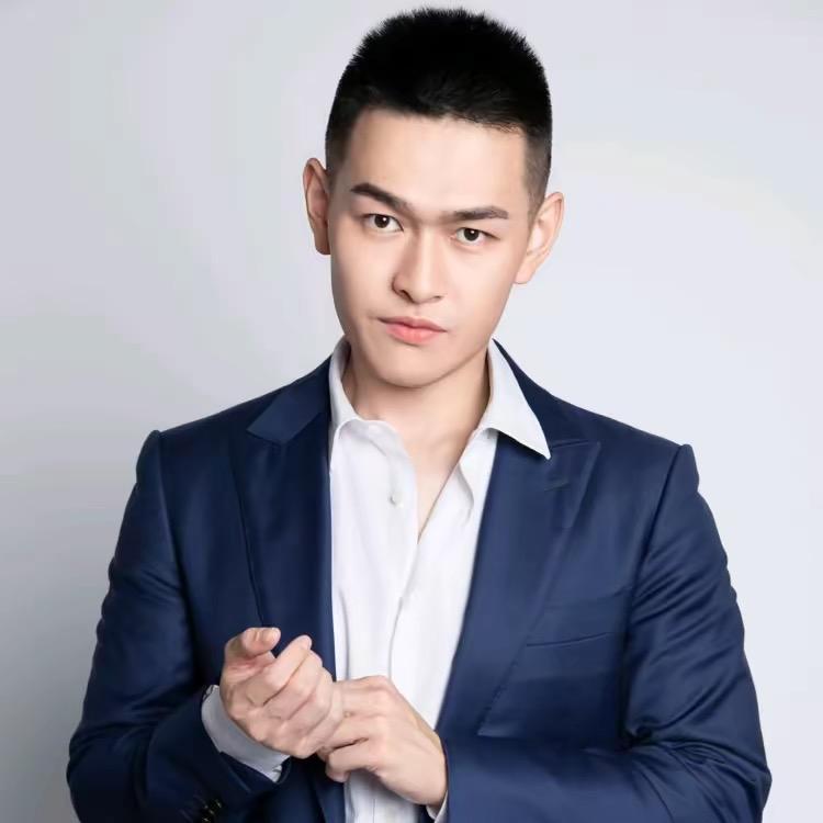 张帅(体德智训副校长）