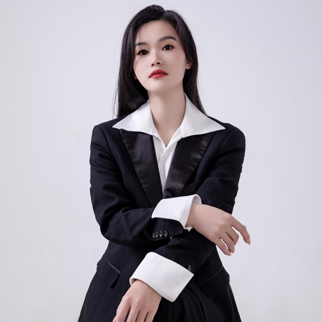 新蔡县睫毛弯弯美甲店