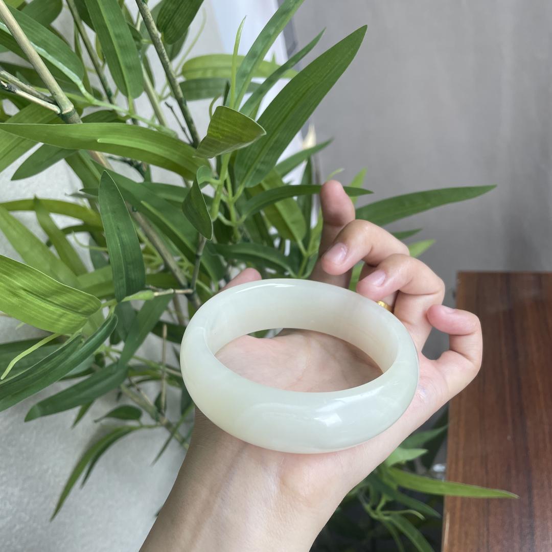 宝莱恒利玉镯