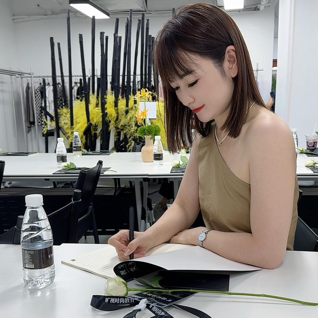 简爱女装时尚生活馆