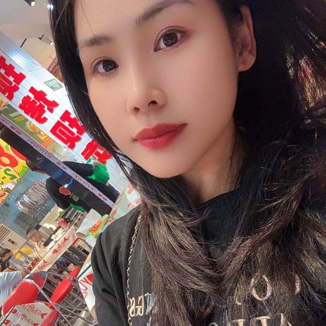 卢…梅