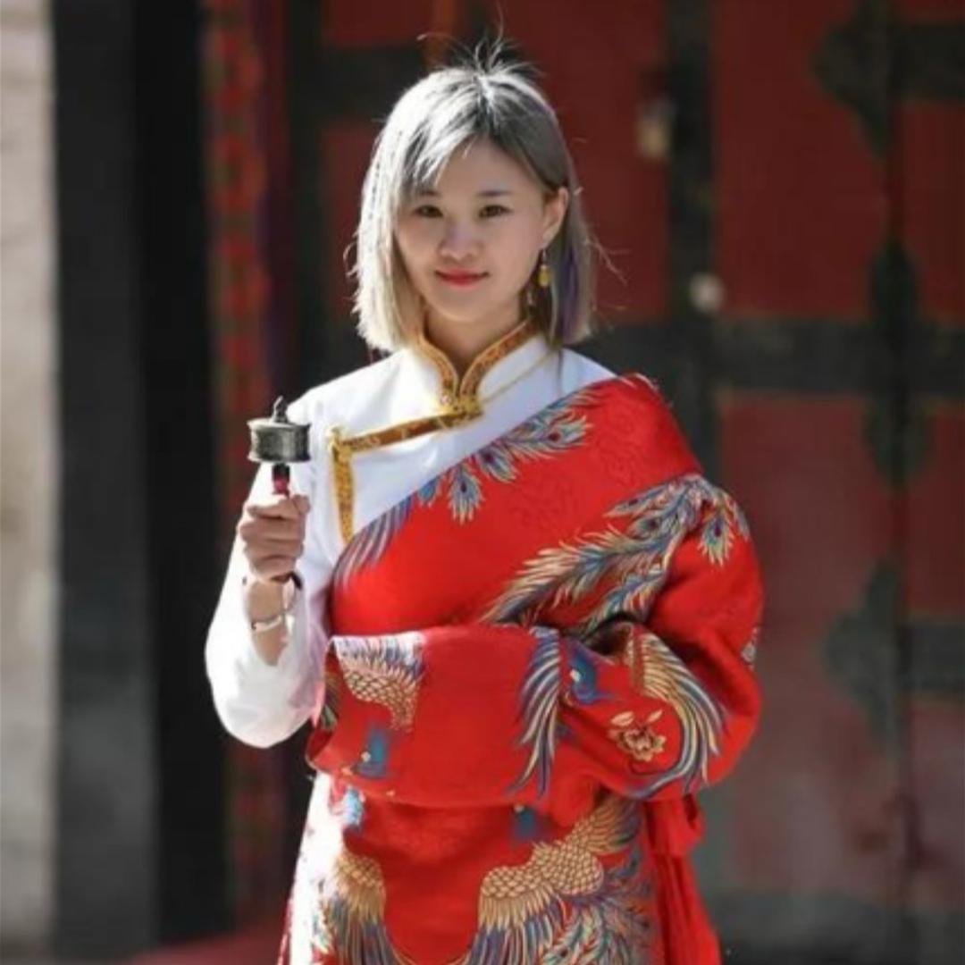 卓玛.