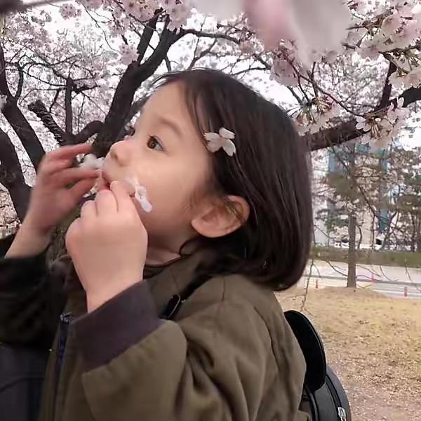 吴兴织里鋆莹童装