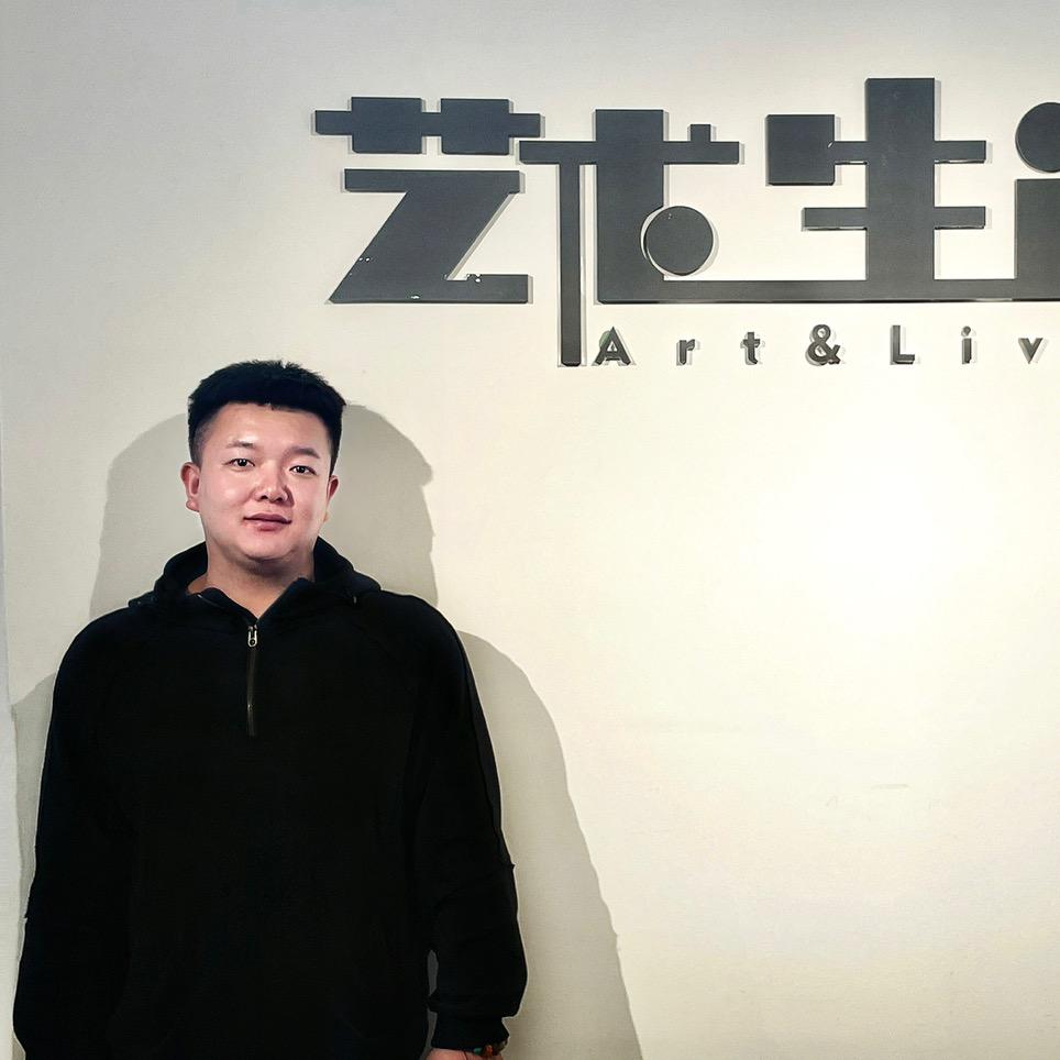 画画的小江