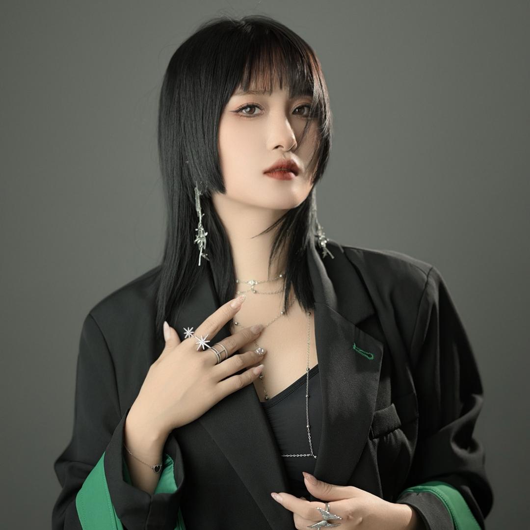 教化妆的大雯