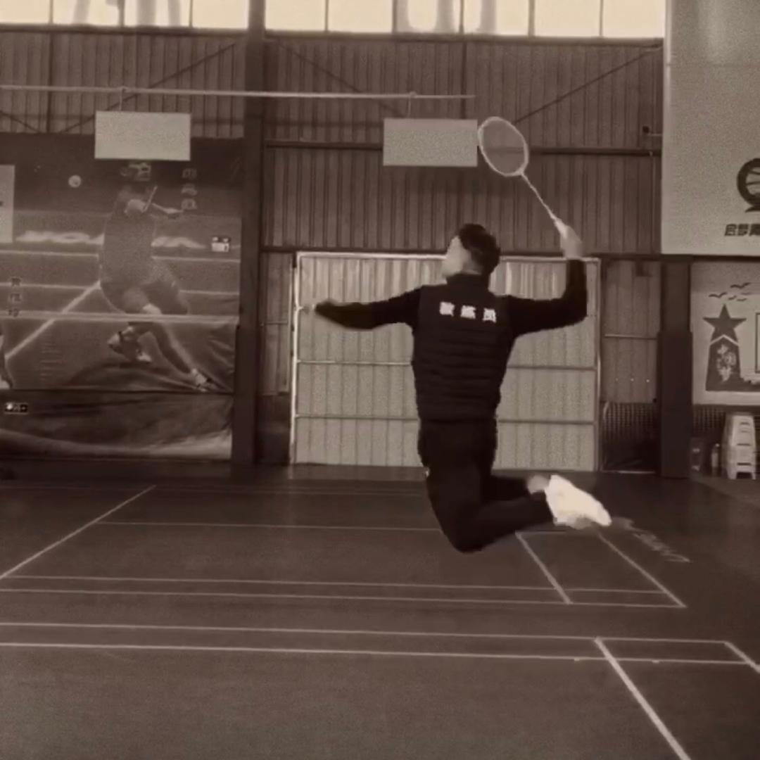 随州羽毛球-王教练