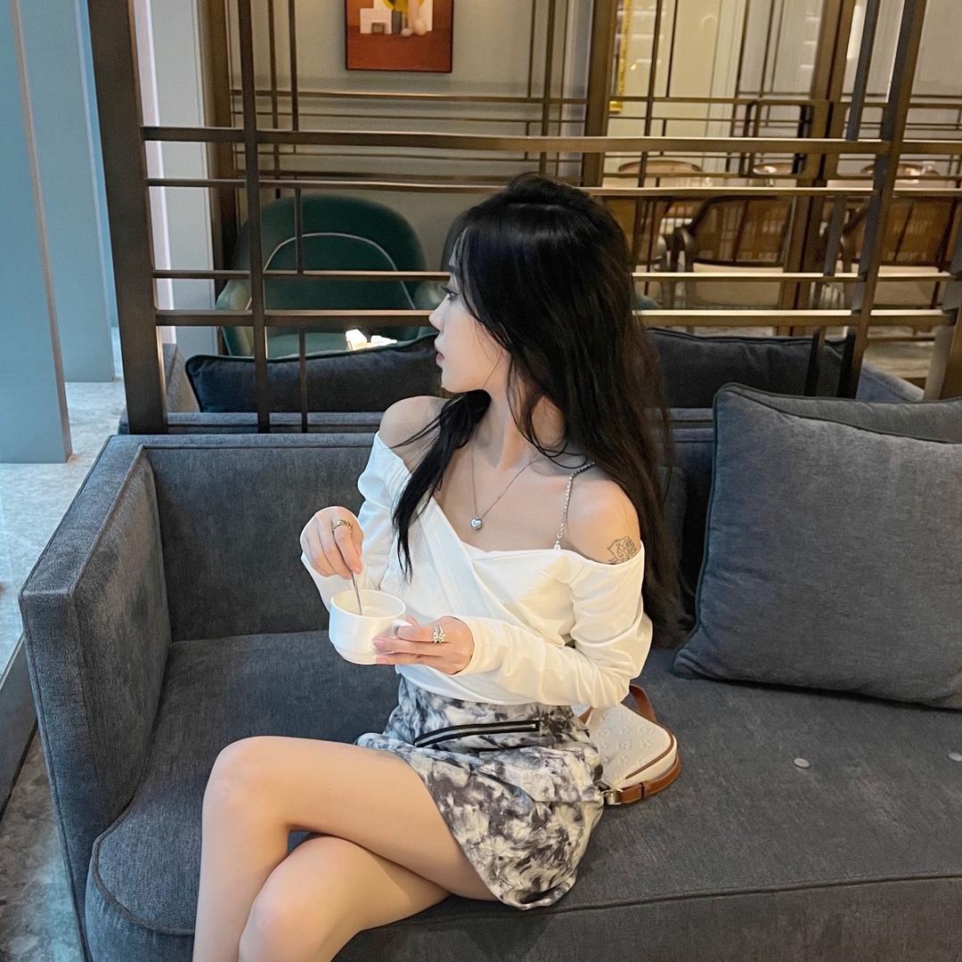 奶茶姐姐私服