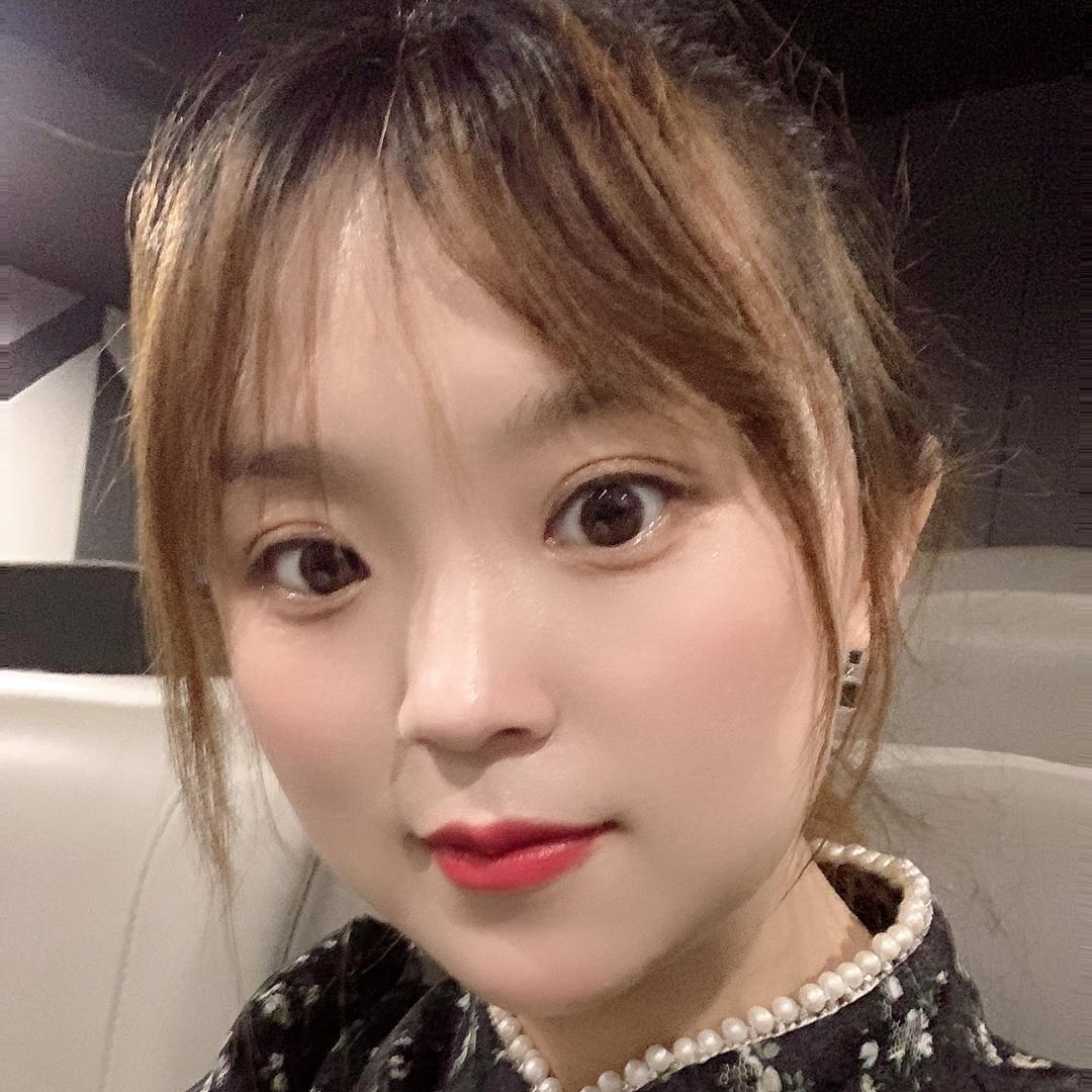 卖炒馅的小姐姐