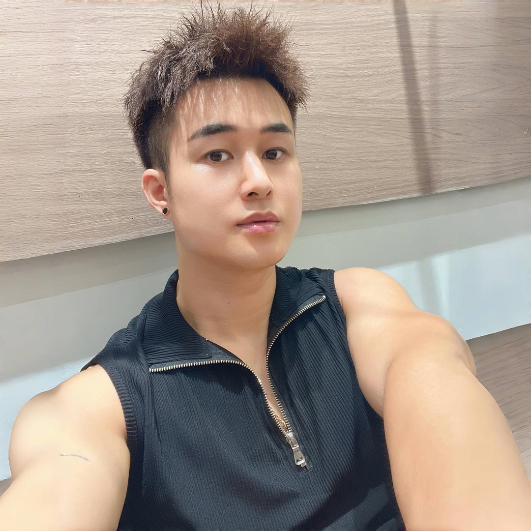 洪潇