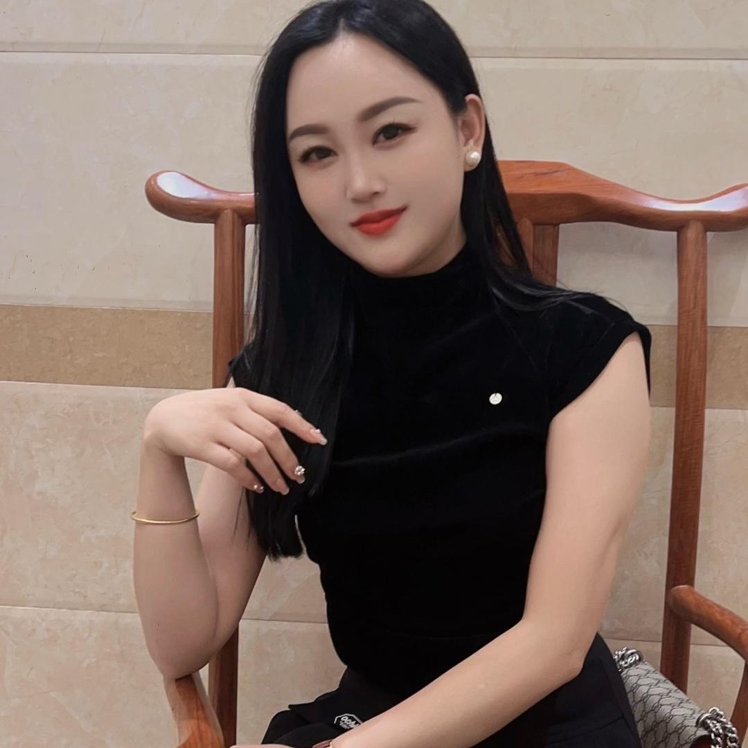 何小姐 小何姐 姐小何