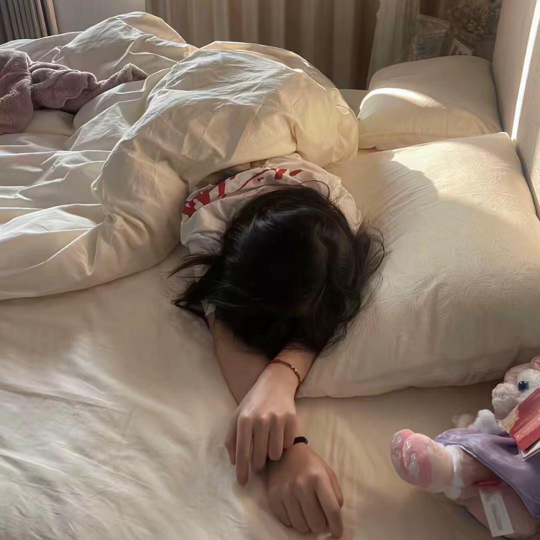 😴
