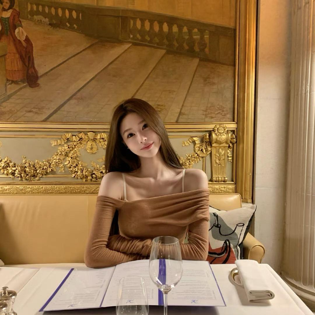 温婉穿搭同款bot