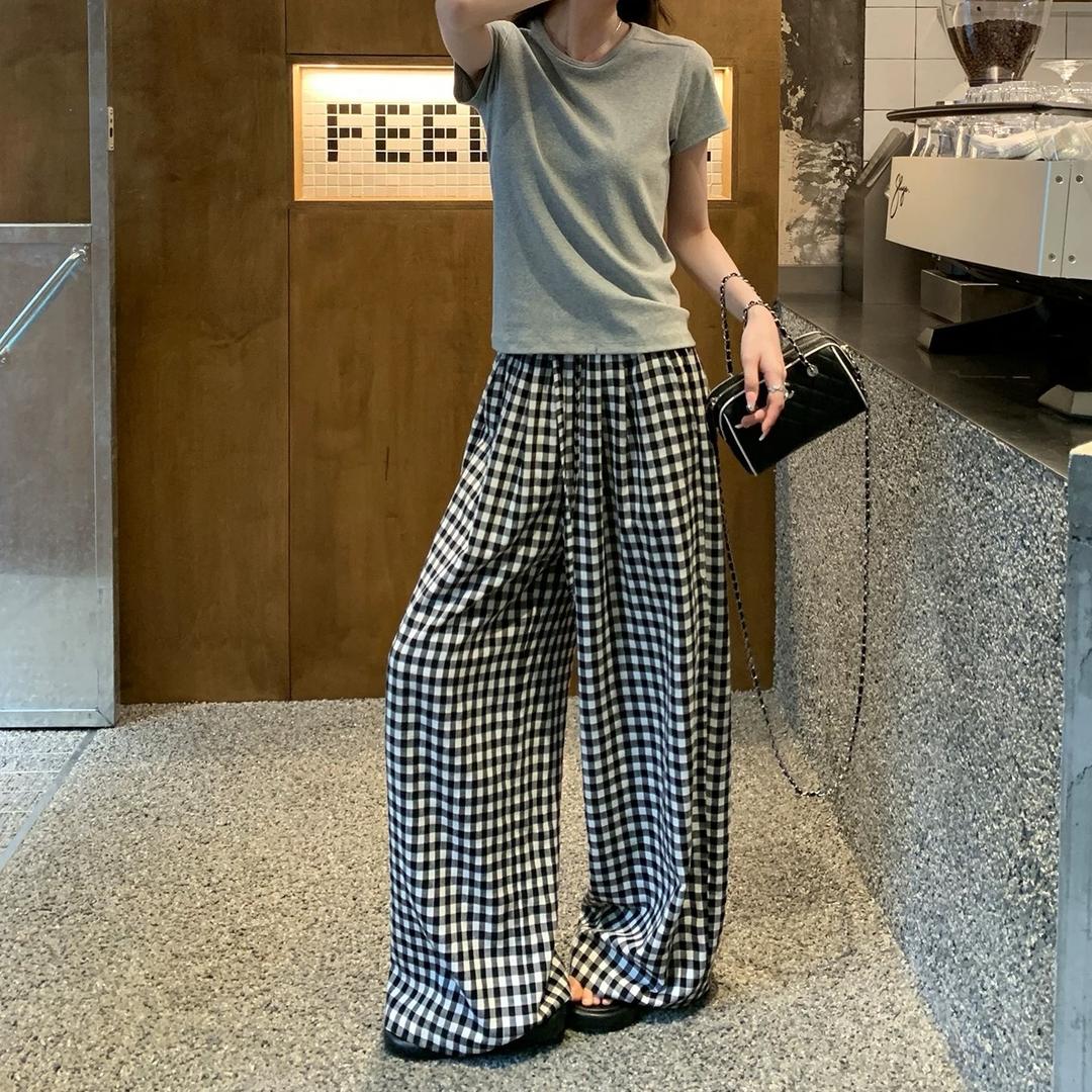 王的棉绸裤子