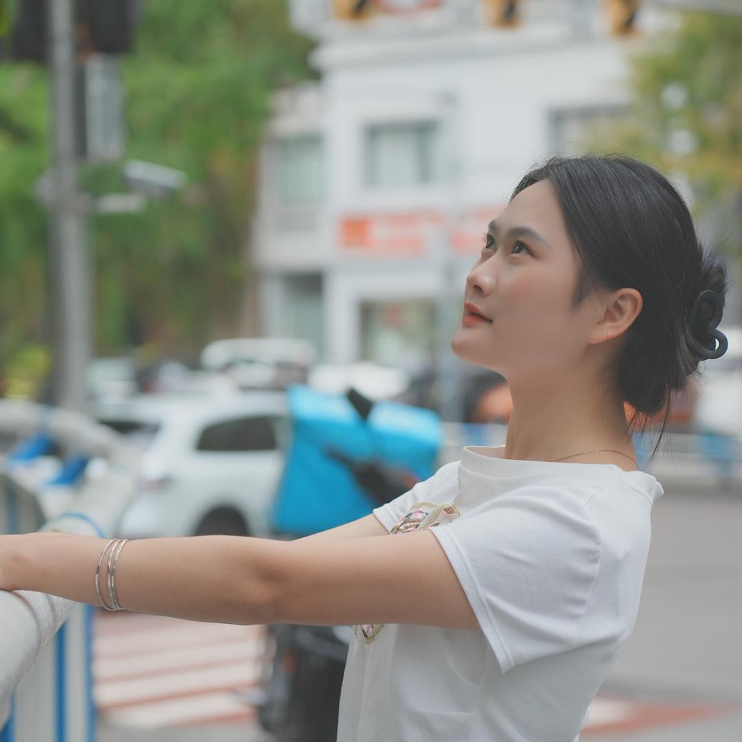 小小张吃不饱.