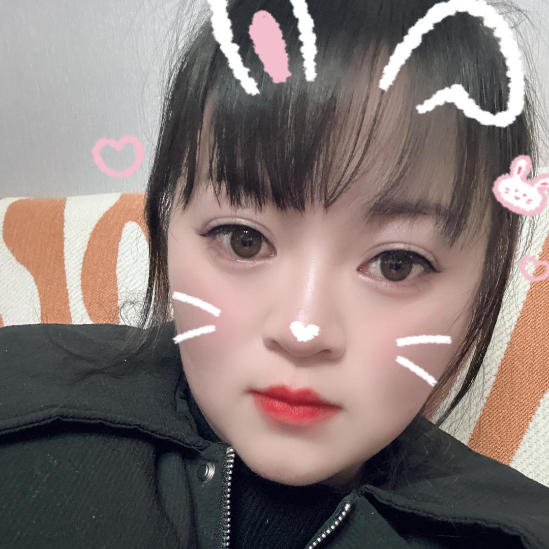 摆地摊的胖妹