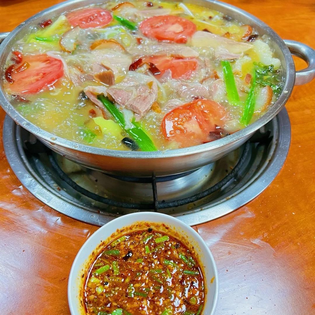 酸汤猪脚火锅官方号