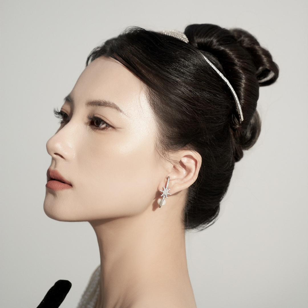年龄成谜的Lina
