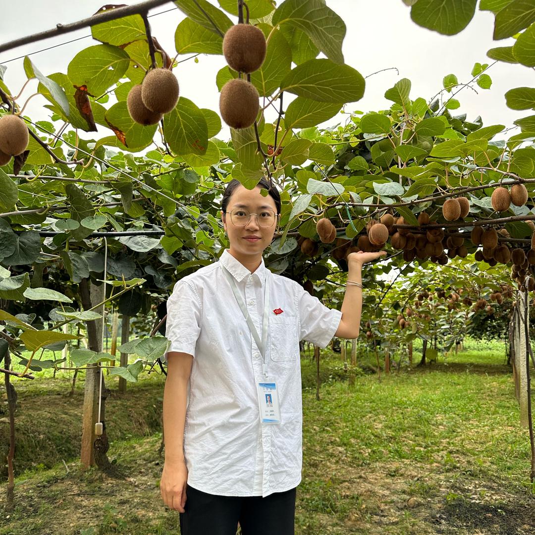 小李村主任助农