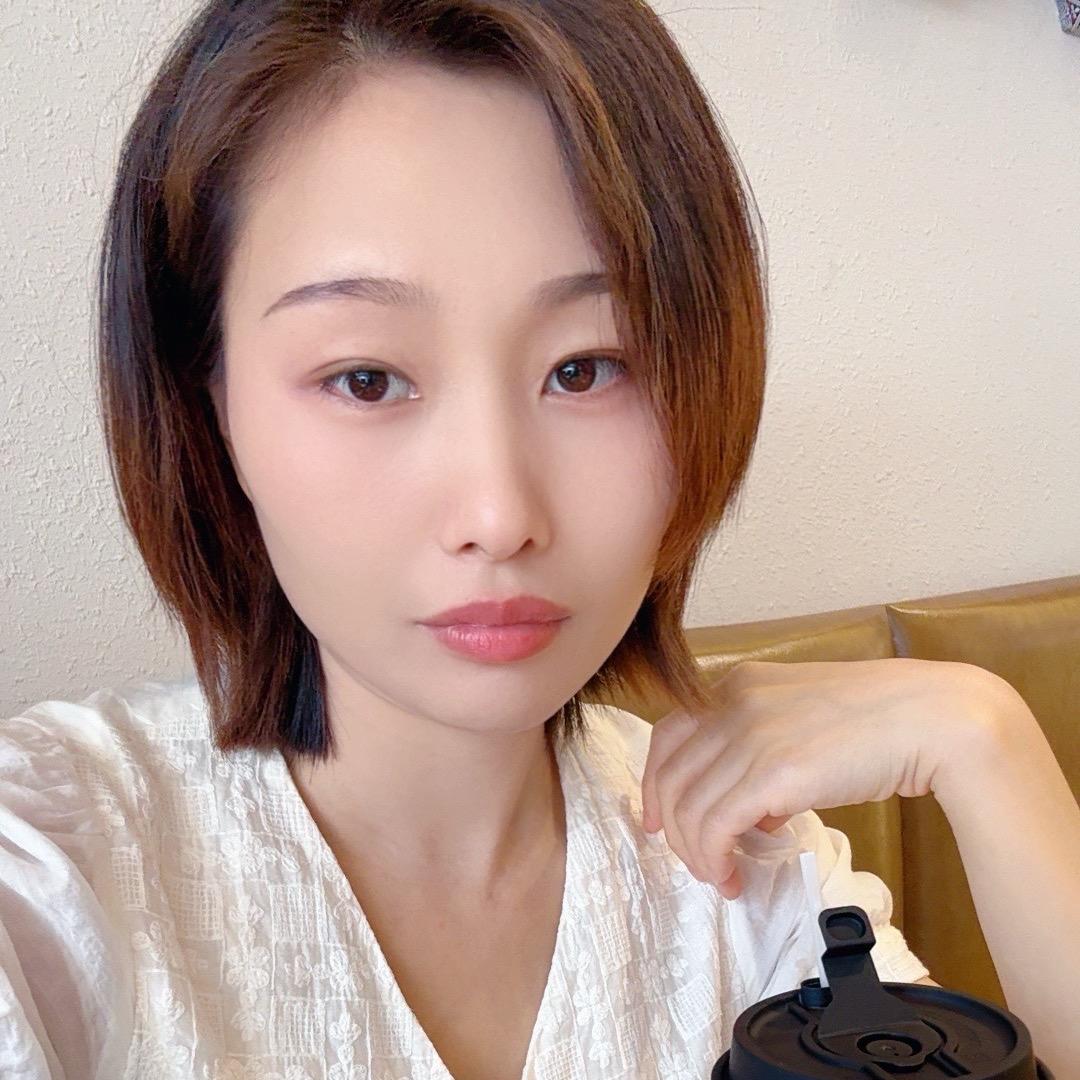 茜