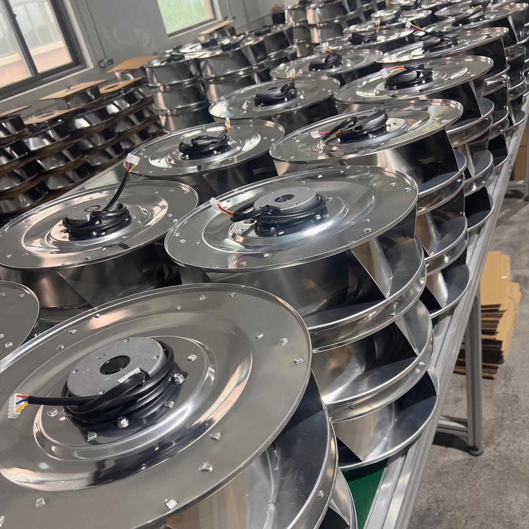 肖朝兵（微笑_）