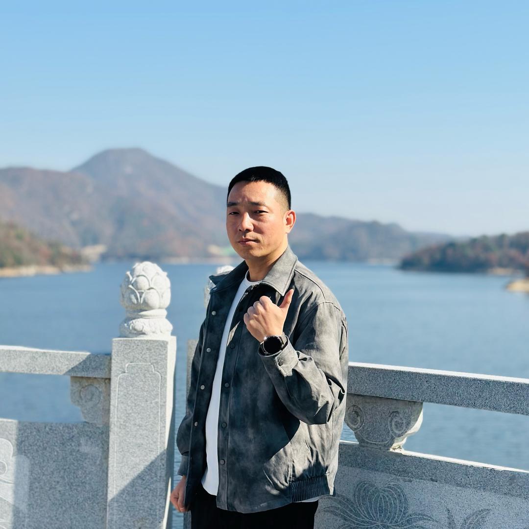 热爱家乡的小李