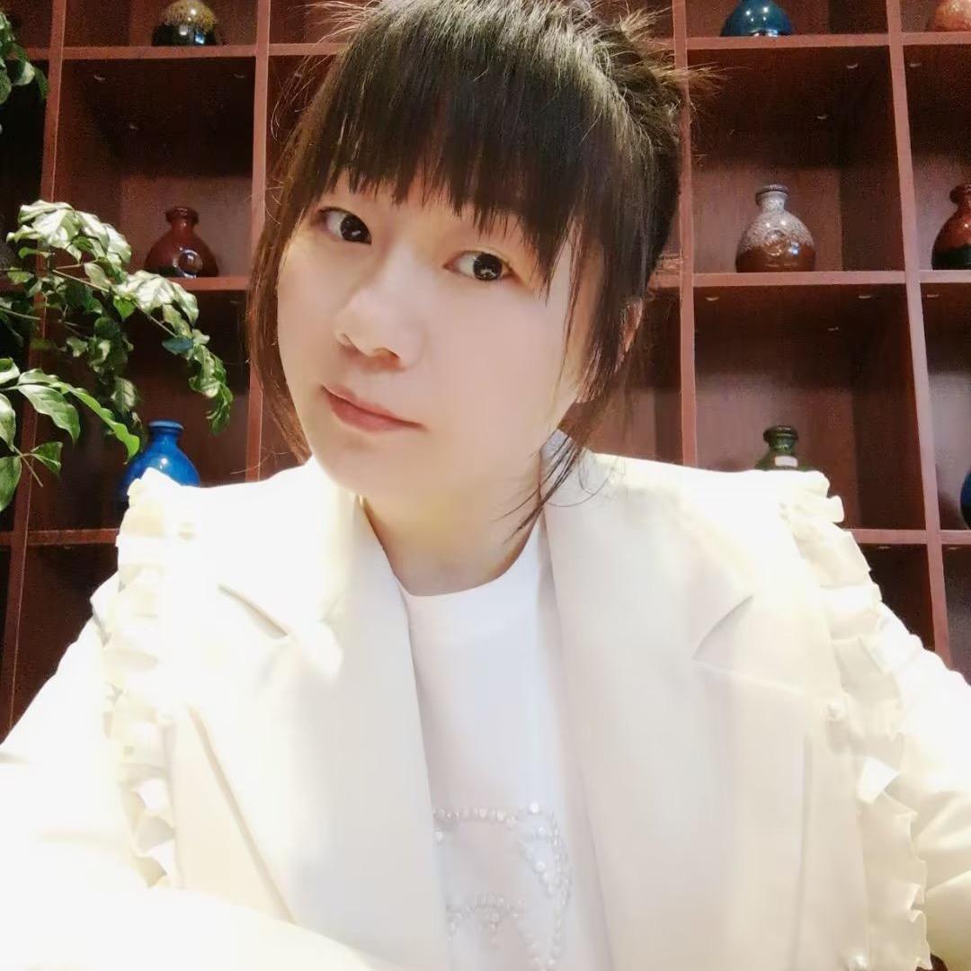 跳舞💃的烟灰