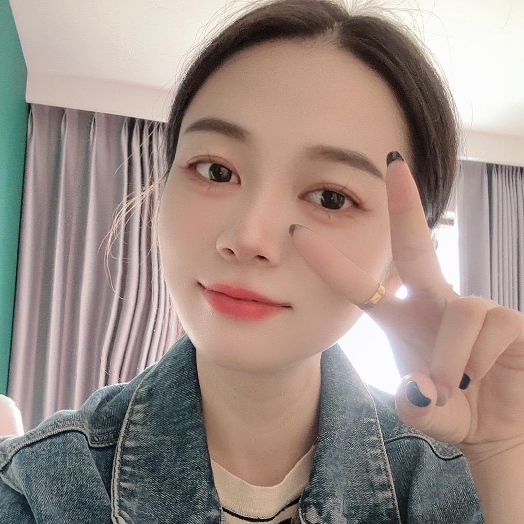涵茜👩‍👩‍👧‍👦