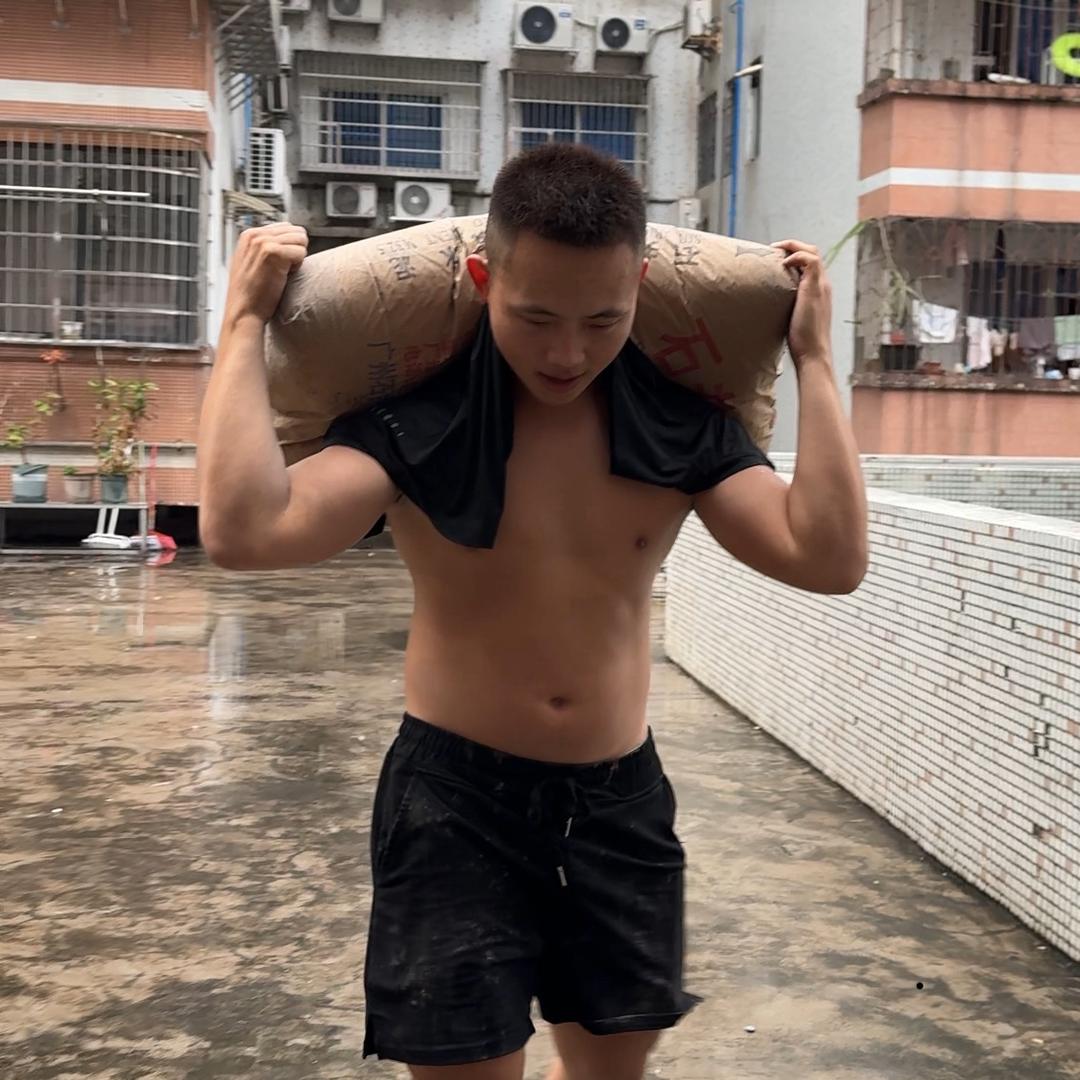 拖鞋战神阿兴@抖音