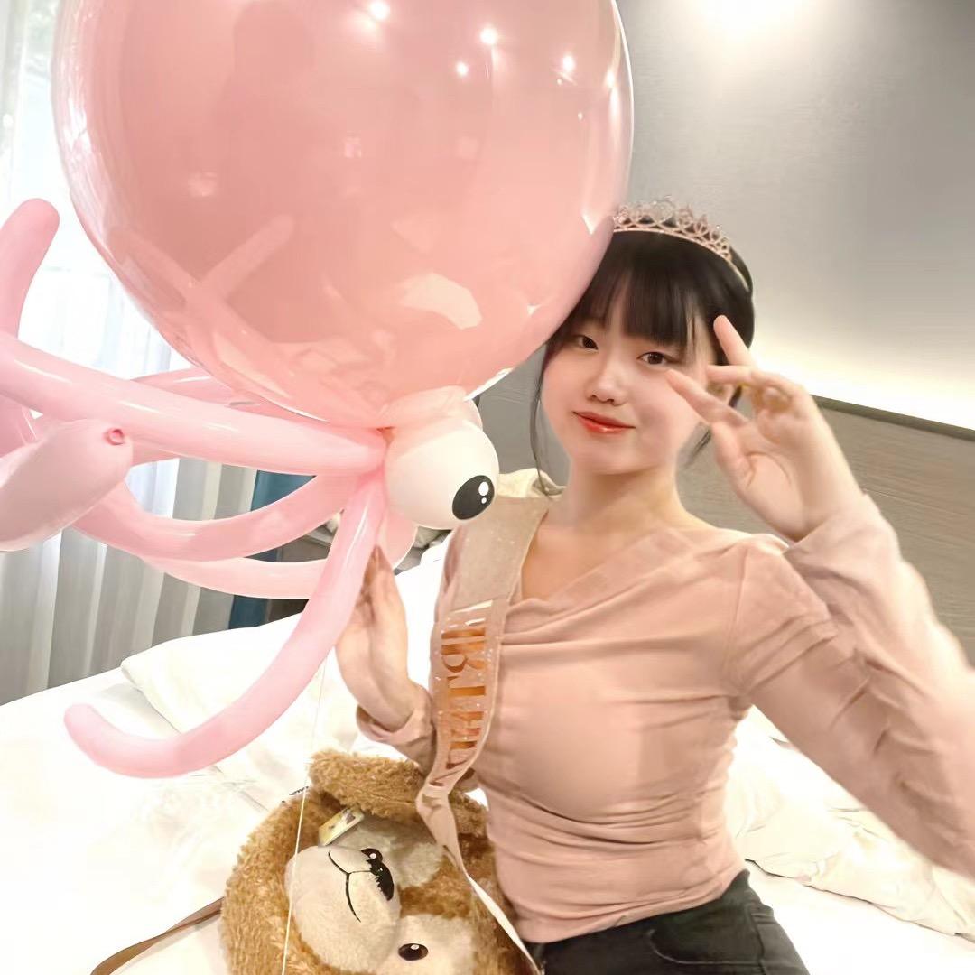 靓女小萱