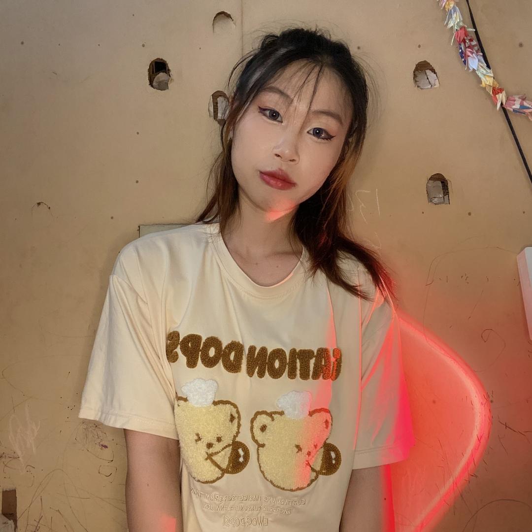 静静很爱笑