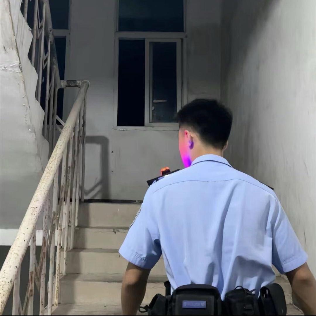 红浪漫派出所小殷